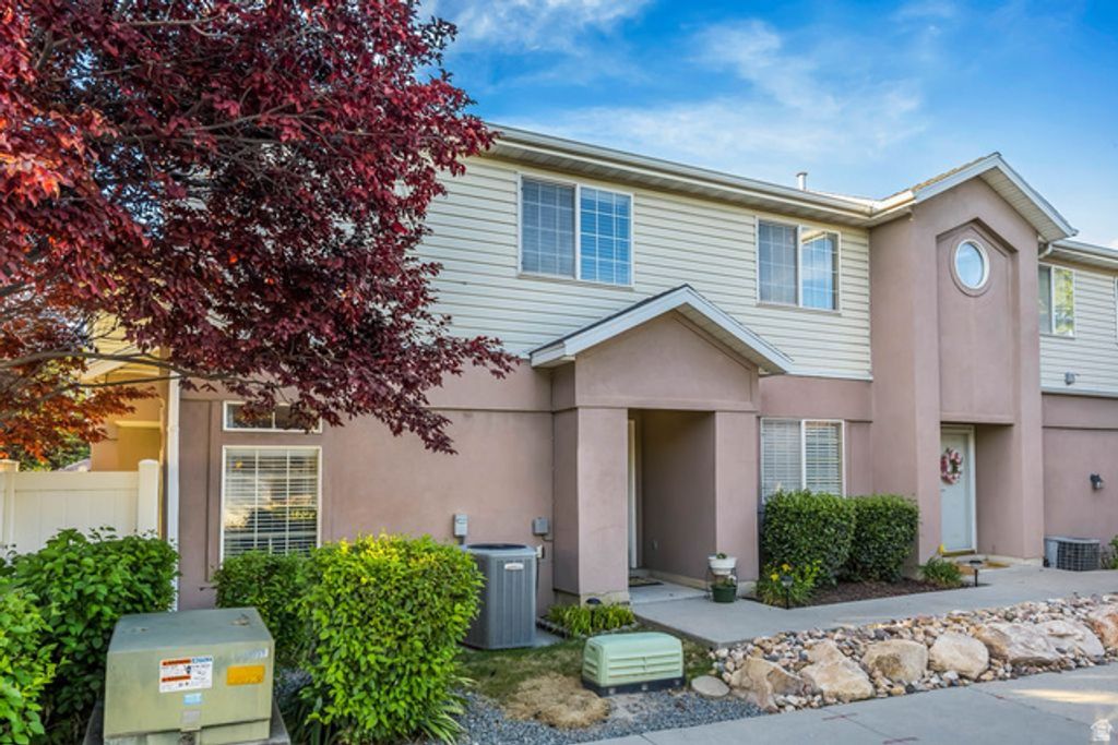 2670 W HERITAGE PARK RD, Taylorsville, UT 84129