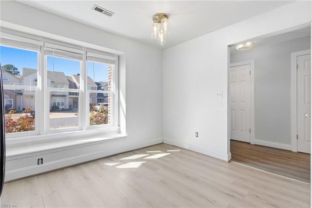 517 Long PT, Chesapeake, VA 23322