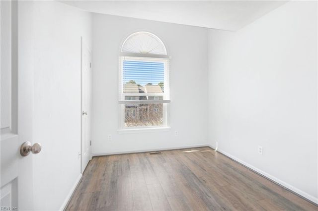 517 Long PT, Chesapeake, VA 23322