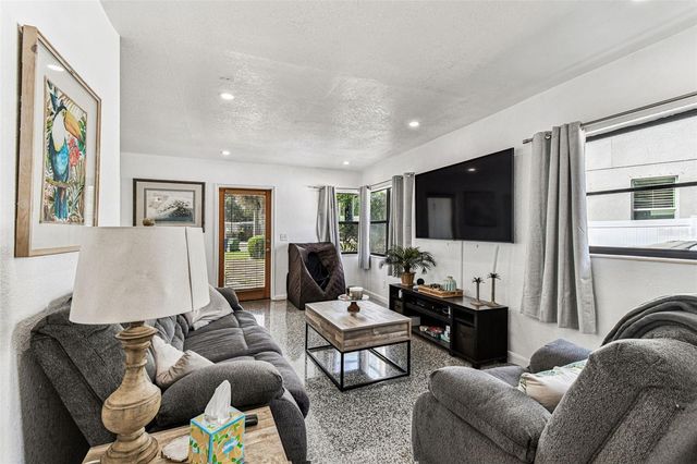 2909 W ELROD AVENUE, Tampa, FL 33611