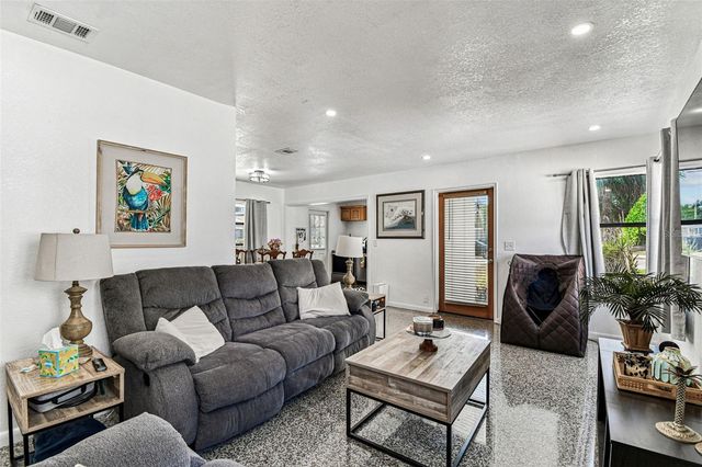 2909 W ELROD AVENUE, Tampa, FL 33611