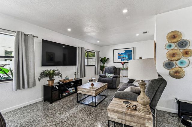 2909 W ELROD AVENUE, Tampa, FL 33611