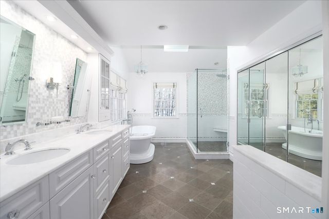 17 Tall Oaks Road, Wilton, CT 06897