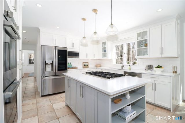 17 Tall Oaks Road, Wilton, CT 06897