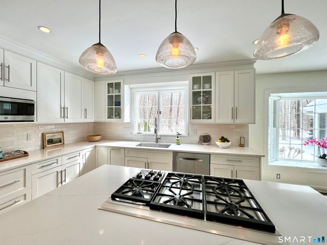 17 Tall Oaks Road, Wilton, CT 06897