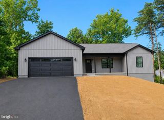 368 CEDAR HILL DR, Harpers Ferry, WV 25425
