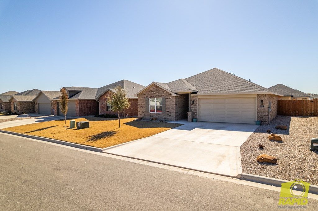 Image 2 of property listing at 3137 Cedarhill Dr, San Angelo, TX 76904