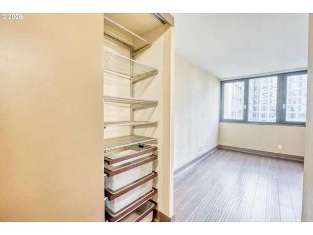 255 Sw HARRISON St 11D, Portland, OR 97201