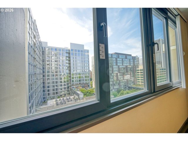 255 Sw HARRISON St 11D, Portland, OR 97201