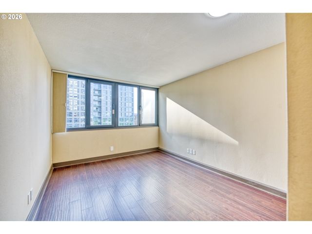 255 Sw HARRISON St 11D, Portland, OR 97201