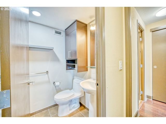 255 Sw HARRISON St 11D, Portland, OR 97201