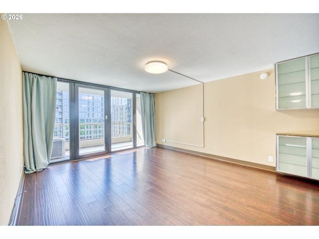 255 Sw HARRISON St 11D, Portland, OR 97201