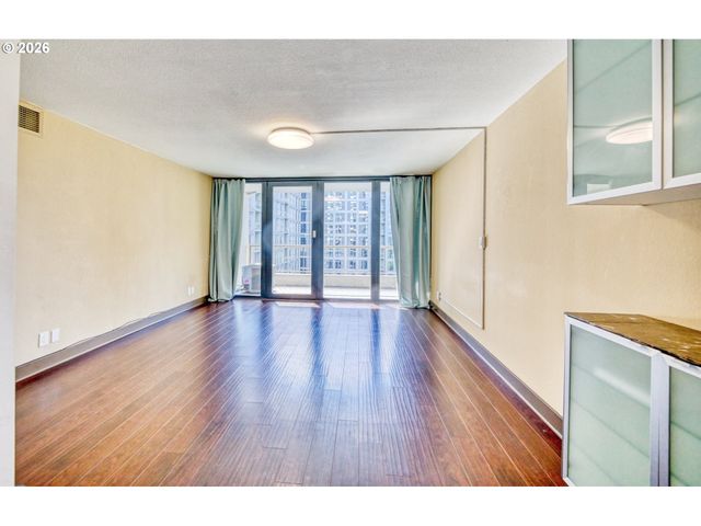 255 Sw HARRISON St 11D, Portland, OR 97201