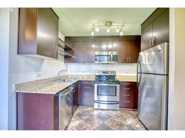 255 Sw HARRISON St 11D, Portland, OR 97201