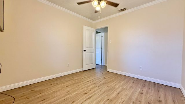 305 E 19th Street, Wolfforth, TX 79382