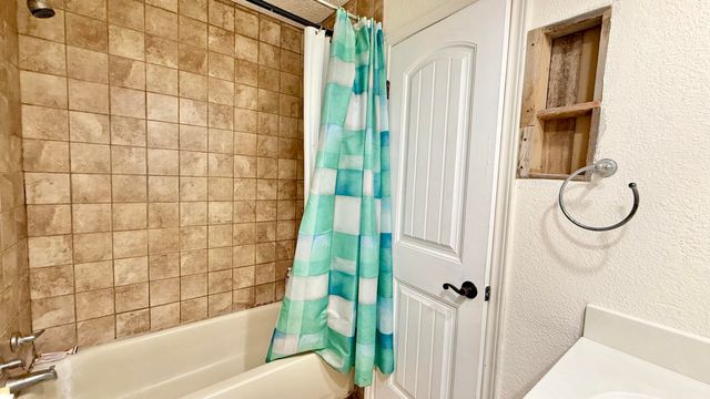 305 E 19th Street, Wolfforth, TX 79382