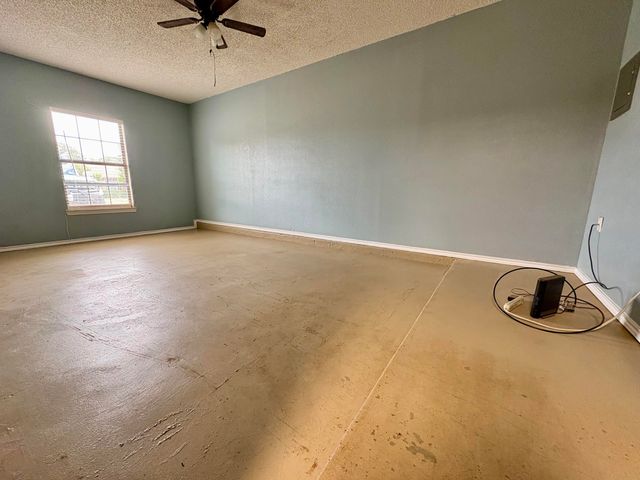 305 E 19th Street, Wolfforth, TX 79382