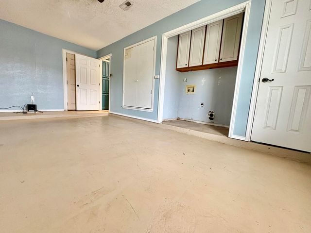 305 E 19th Street, Wolfforth, TX 79382