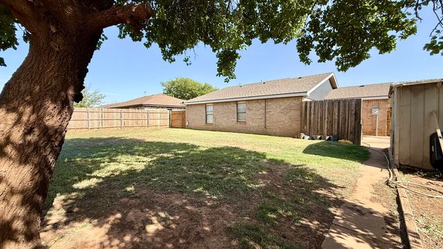 305 E 19th Street, Wolfforth, TX 79382