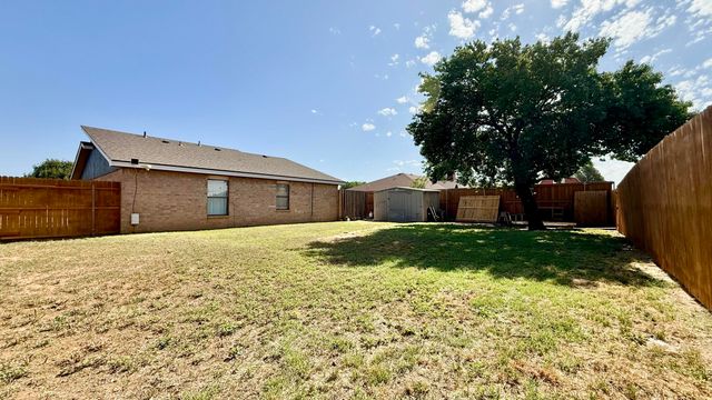 305 E 19th Street, Wolfforth, TX 79382