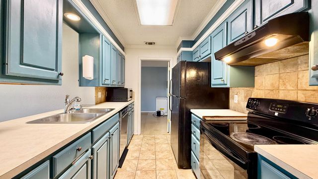 305 E 19th Street, Wolfforth, TX 79382