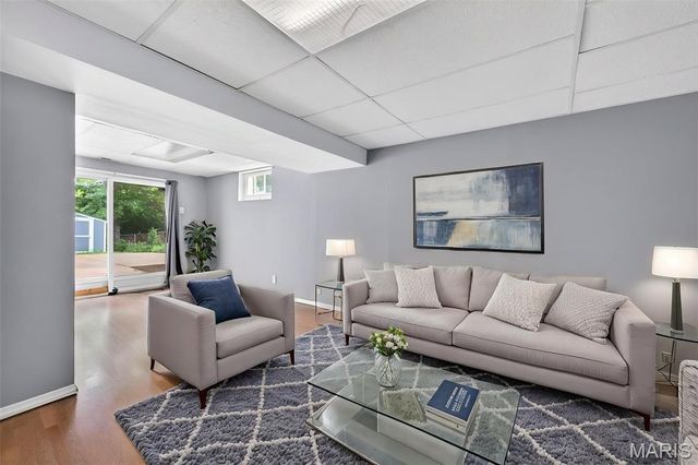 6009 Staely Avenue, St Louis, MO 63123