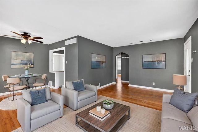6009 Staely Avenue, St Louis, MO 63123