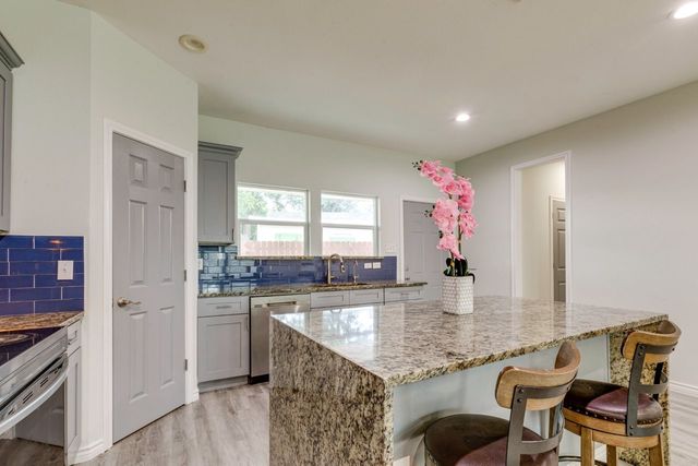 3083 Sunnyvale Street, Dallas, TX 75216