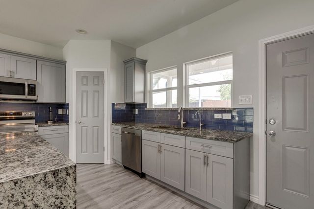3083 Sunnyvale Street, Dallas, TX 75216