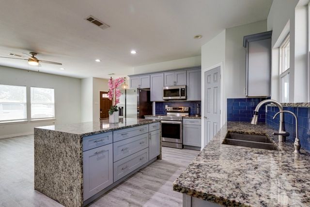 3083 Sunnyvale Street, Dallas, TX 75216