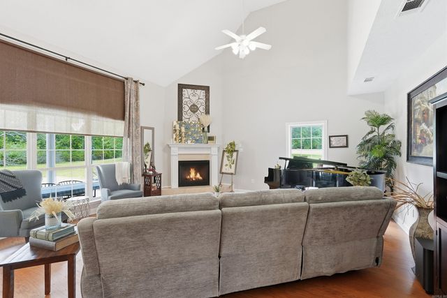 30 Pinnacle Springs Rd, Greenbrier, AR 72058