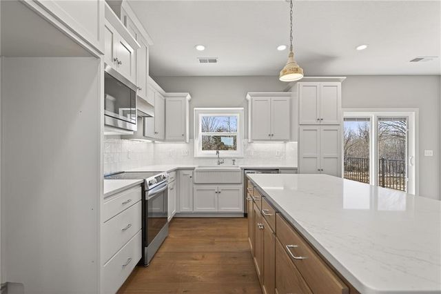 1108 OO Highway, Odessa, MO 64076