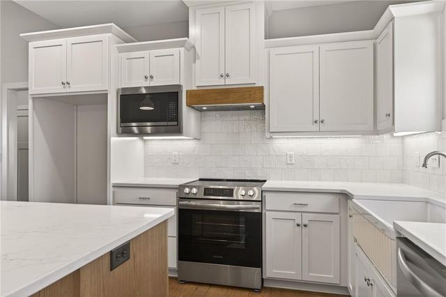 1108 OO Highway, Odessa, MO 64076