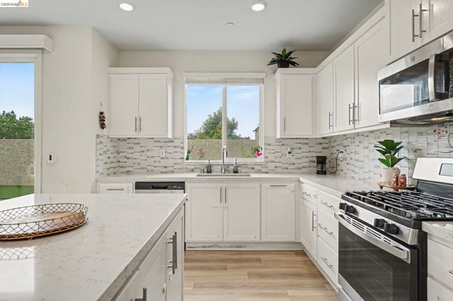 225 Cold Creek Dr, Oakley, CA 94561
