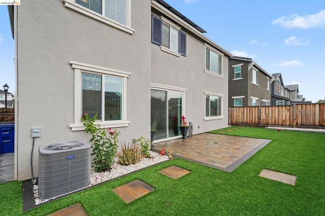 225 Cold Creek Dr, Oakley, CA 94561
