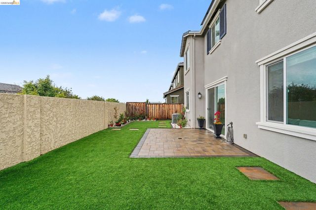 225 Cold Creek Dr, Oakley, CA 94561