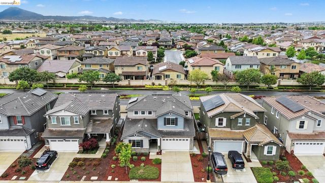 225 Cold Creek Dr, Oakley, CA 94561
