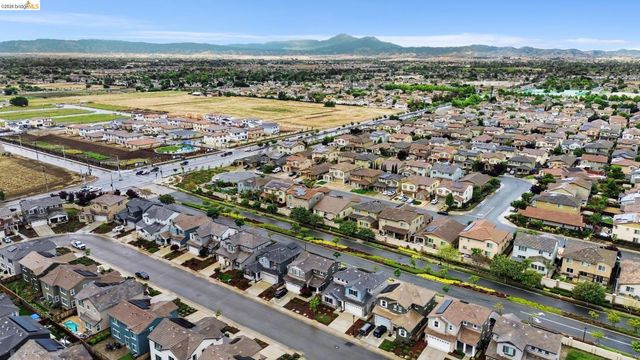225 Cold Creek Dr, Oakley, CA 94561