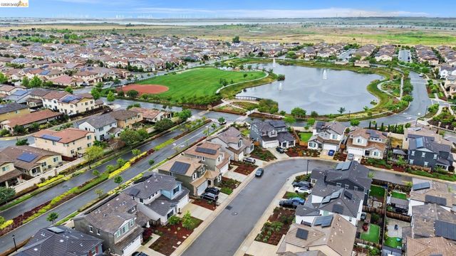 225 Cold Creek Dr, Oakley, CA 94561