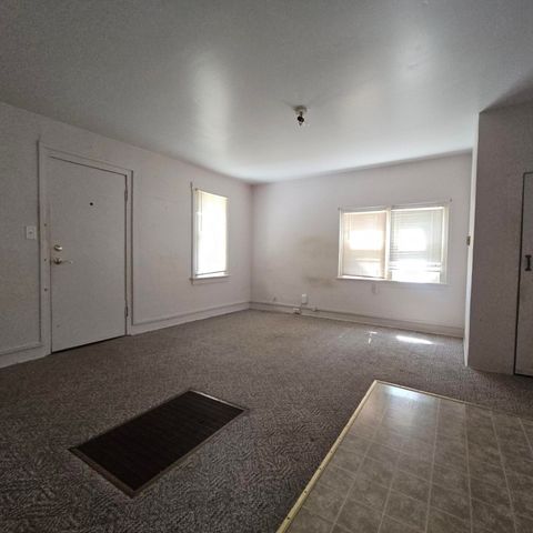 1153 S Maryland Avenue, Springfield, MO 65807