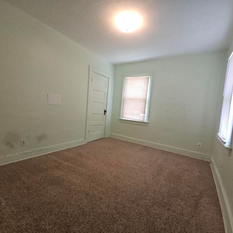 1153 S Maryland Avenue, Springfield, MO 65807