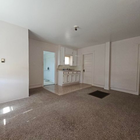 1153 S Maryland Avenue, Springfield, MO 65807