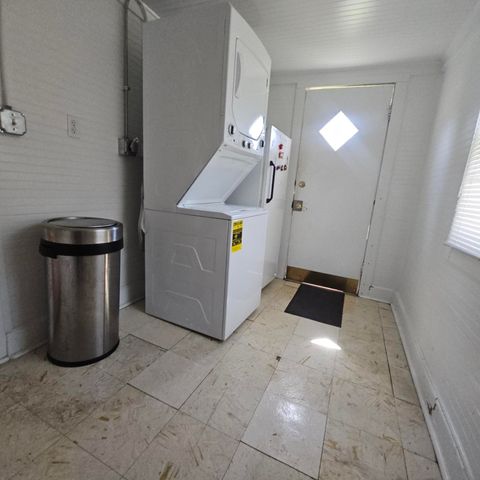 1153 S Maryland Avenue, Springfield, MO 65807