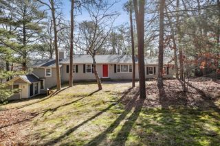 24 Little John Rd, Falmouth, MA 02536