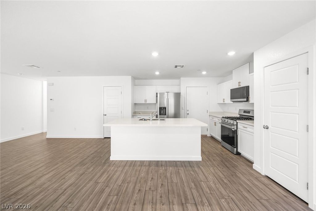 107 Scarhill Track Avenue, Henderson, NV 89011 — photo 5