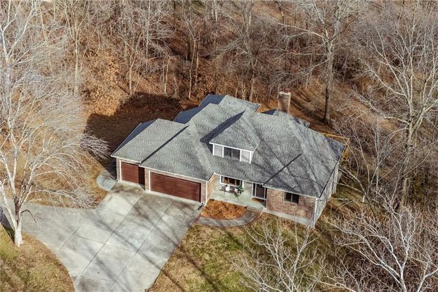 26311 S Westlake Drive, Harrisonville, MO 64701
