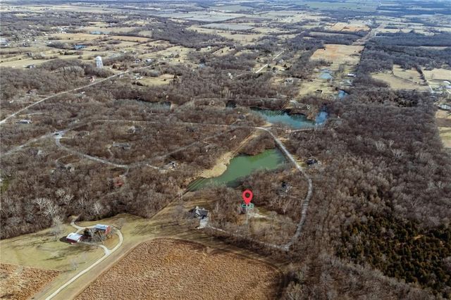 26311 S Westlake Drive, Harrisonville, MO 64701