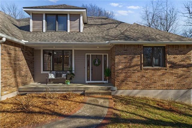 26311 S Westlake Drive, Harrisonville, MO 64701
