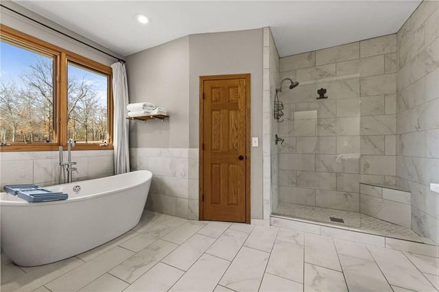 26311 S Westlake Drive, Harrisonville, MO 64701