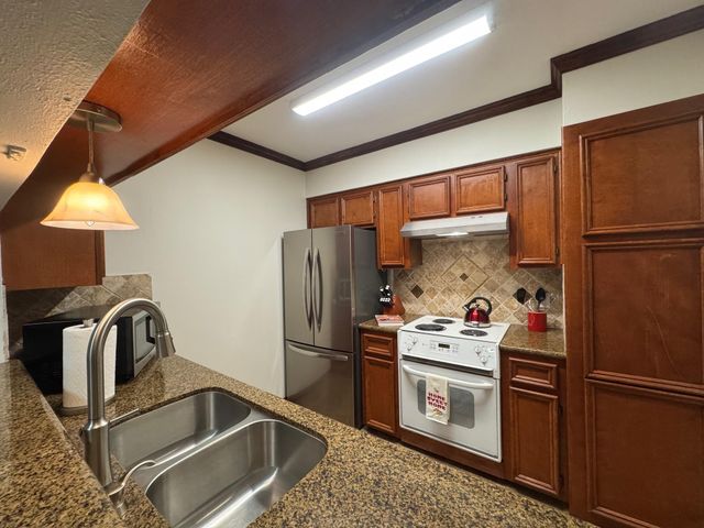 2701 Bellefontaine Street A26, Houston, TX 77025